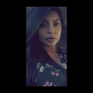 Meet your Posher, Maira